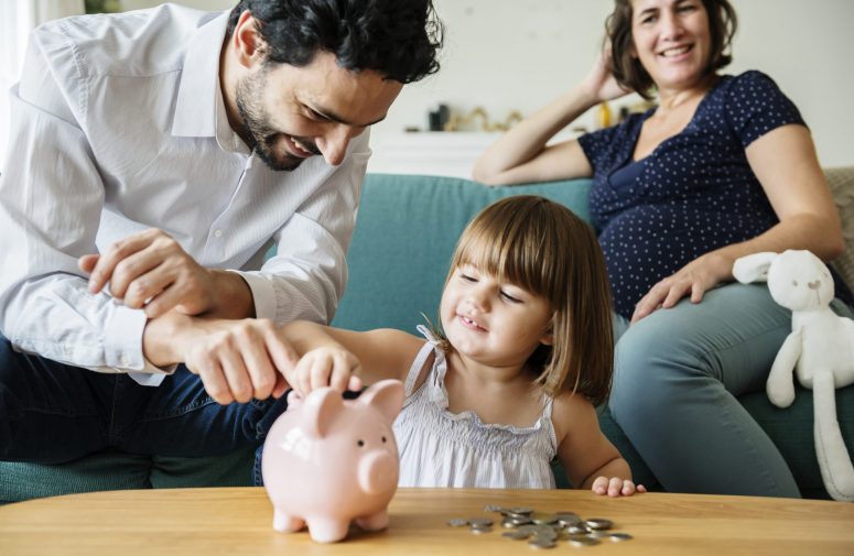 ¿Cómo explicarles a los hijos el valor del dinero?
